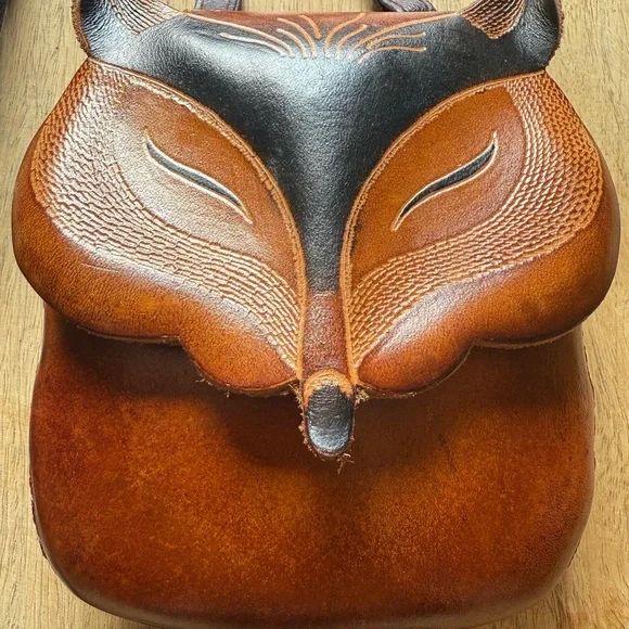 Brown Fox Leather Crossbody Bag - Picture 2 of 11